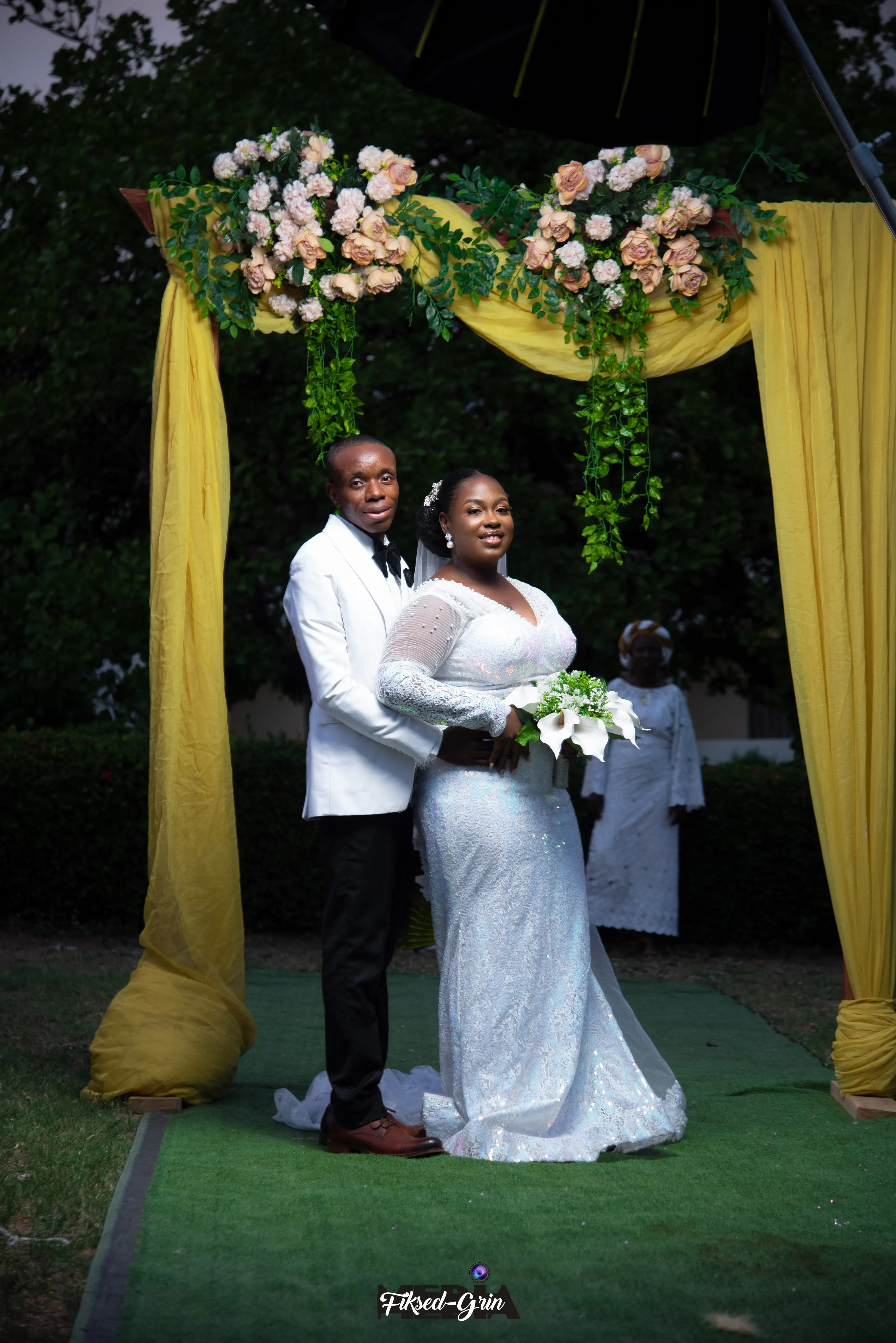Vera Weds Destiny: A Romantic Pool-Side Wedding Celebration — Photo 2